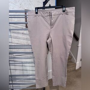 Old Navy Women's Khaki Pixie Ankle Pants - Size 18